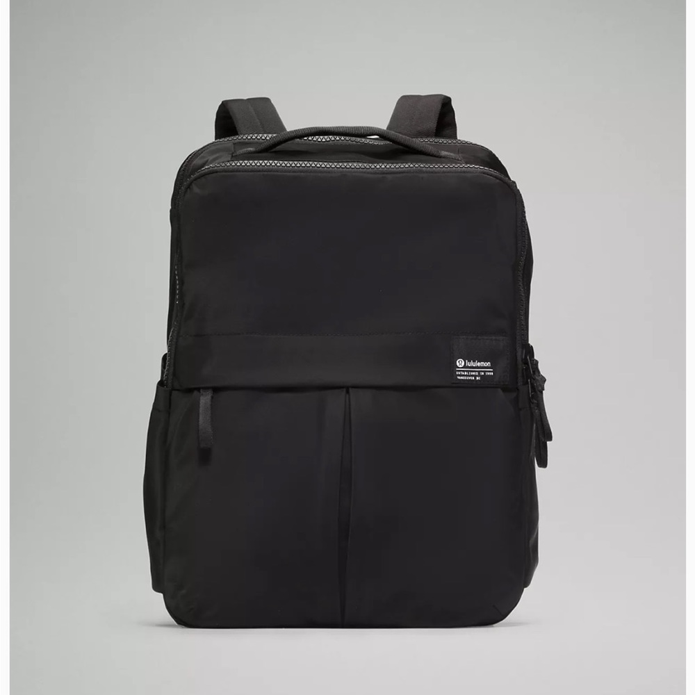 Lululemon Everyday Backpack 2.0 23L in black like new!